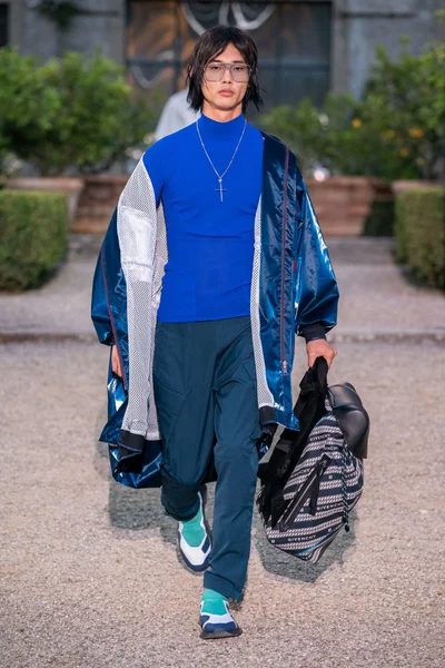 Look 23